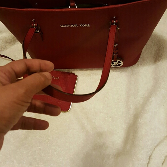 Michael kors purse with wristlet Authentic   RED - Picture 5 of 7